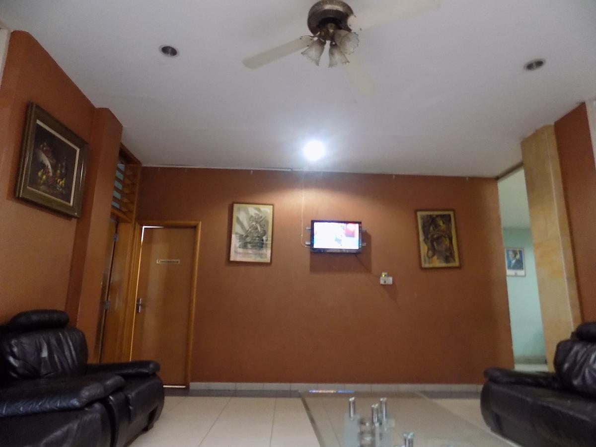 Aponye Hotel Kampala Ngoại thất bức ảnh