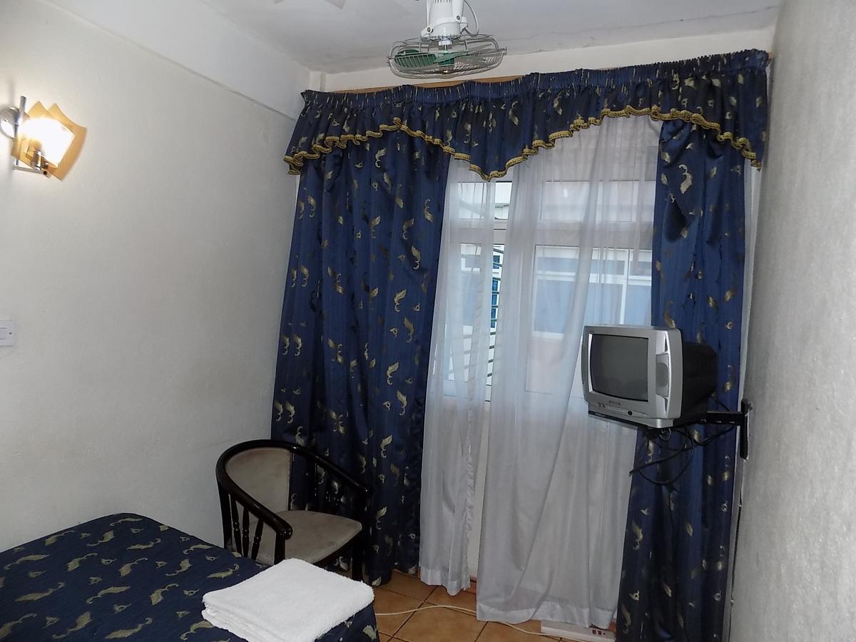 Aponye Hotel Kampala Ngoại thất bức ảnh