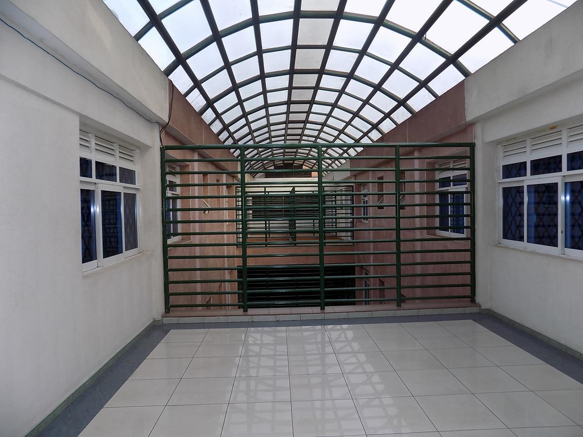 Aponye Hotel Kampala Ngoại thất bức ảnh