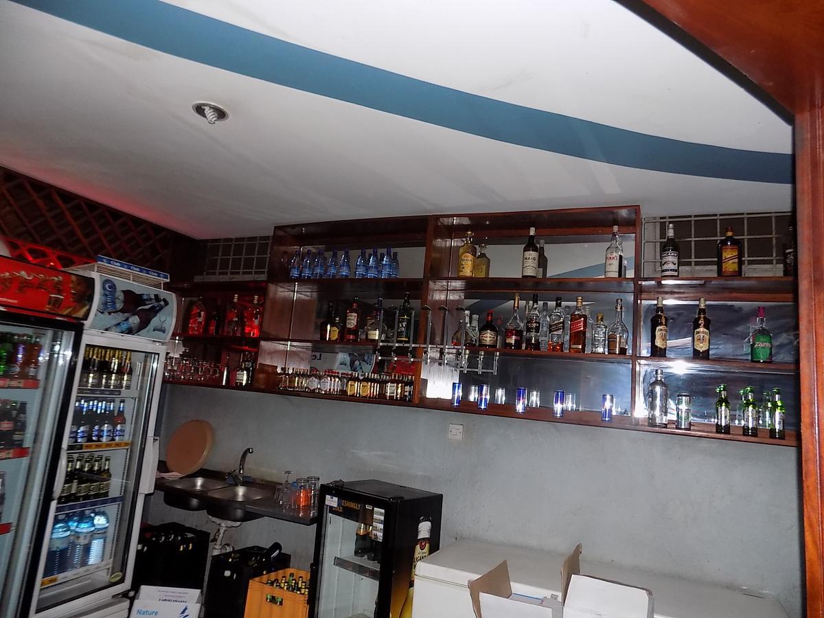 Aponye Hotel Kampala Ngoại thất bức ảnh