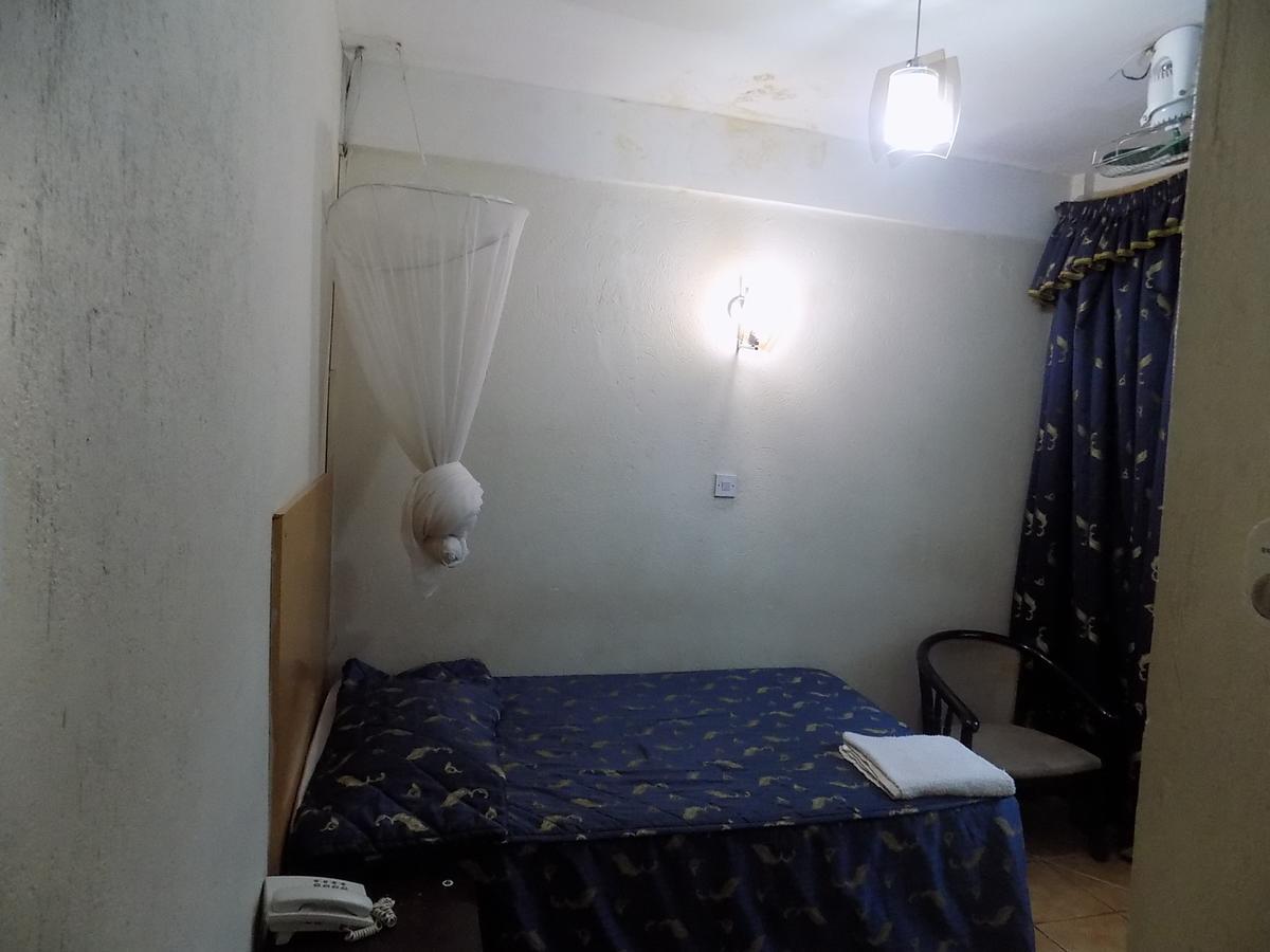 Aponye Hotel Kampala Ngoại thất bức ảnh