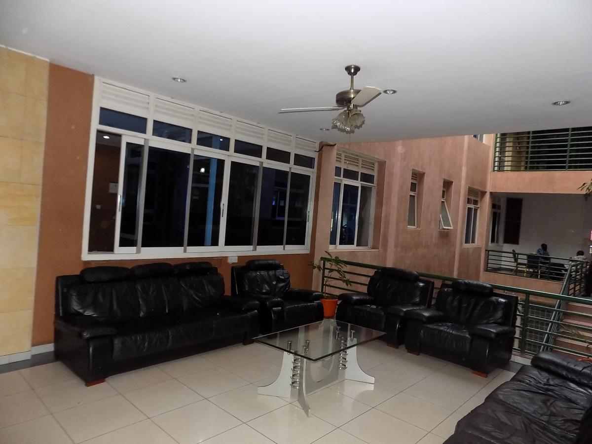 Aponye Hotel Kampala Ngoại thất bức ảnh