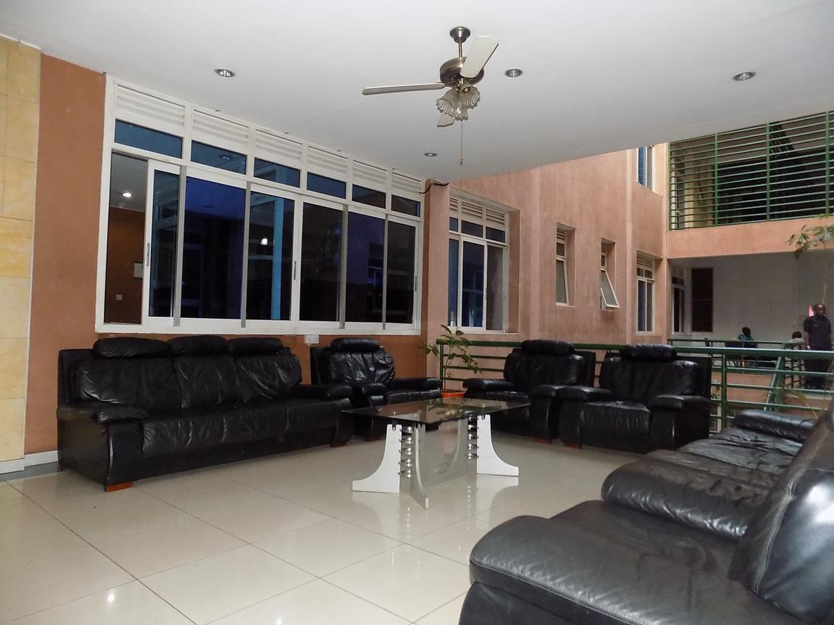Aponye Hotel Kampala Ngoại thất bức ảnh