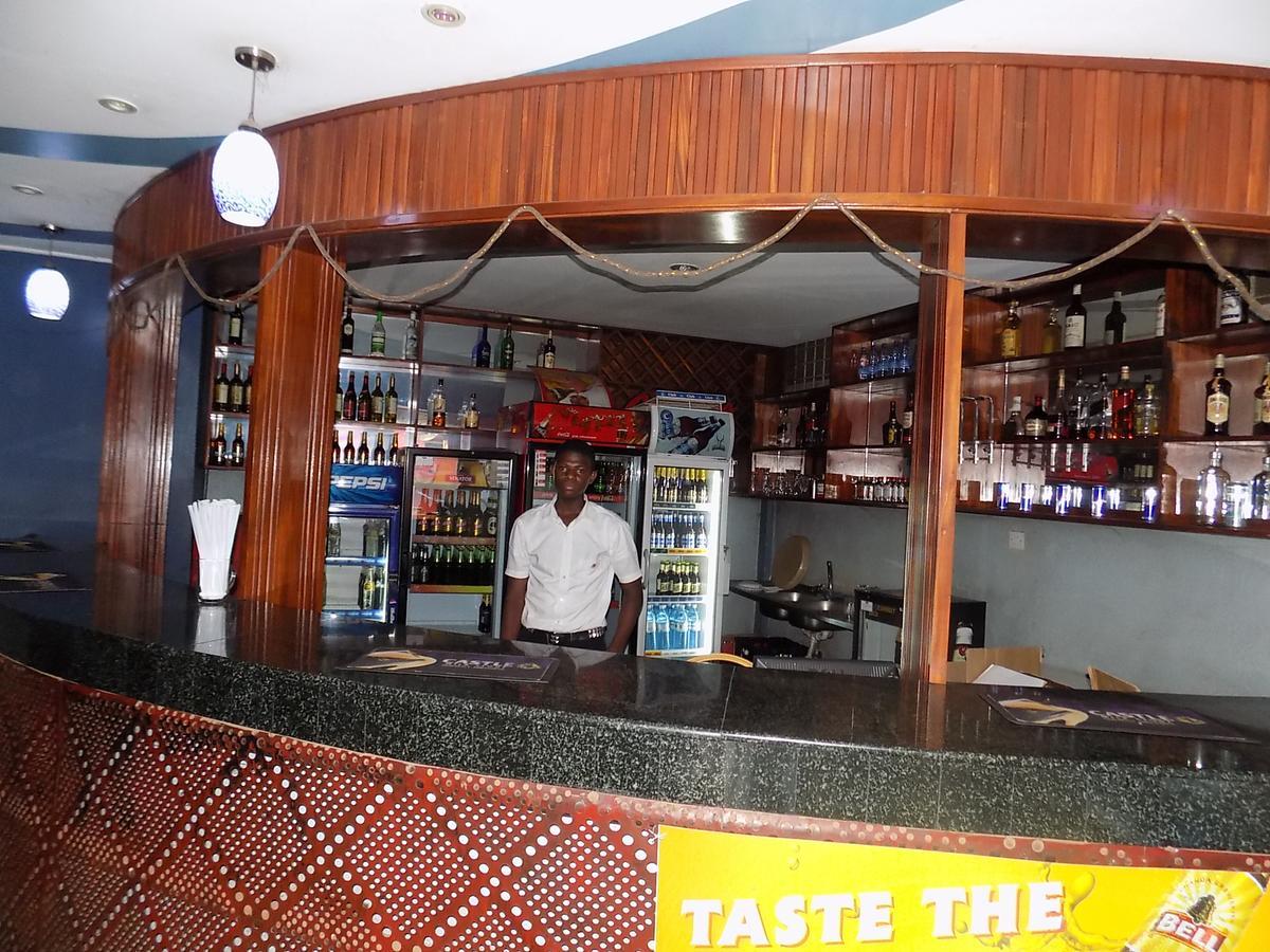 Aponye Hotel Kampala Ngoại thất bức ảnh