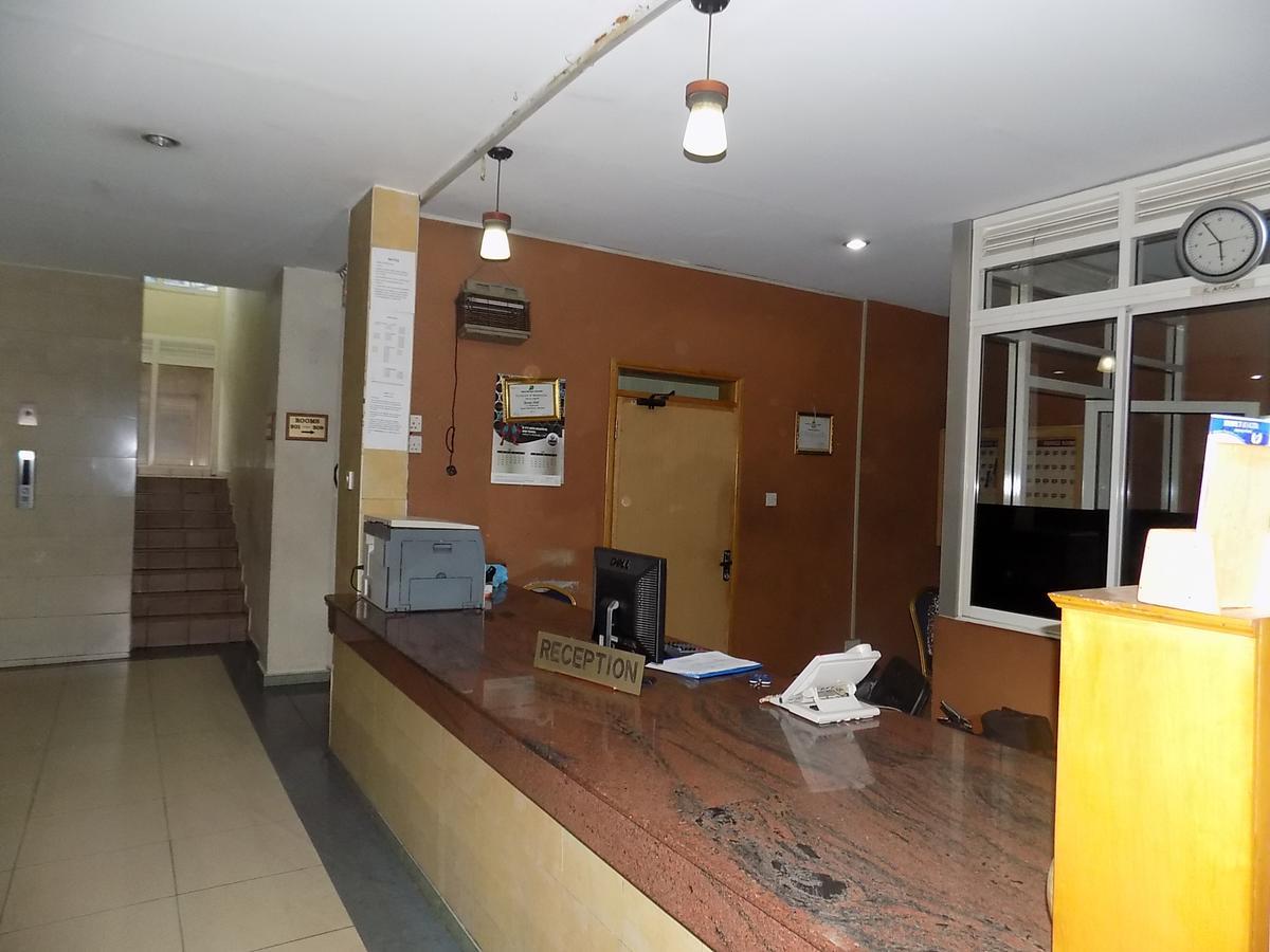 Aponye Hotel Kampala Ngoại thất bức ảnh