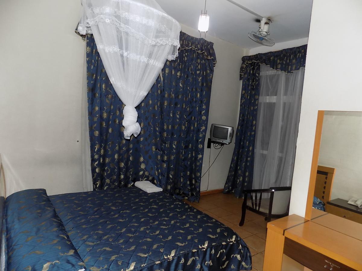Aponye Hotel Kampala Ngoại thất bức ảnh