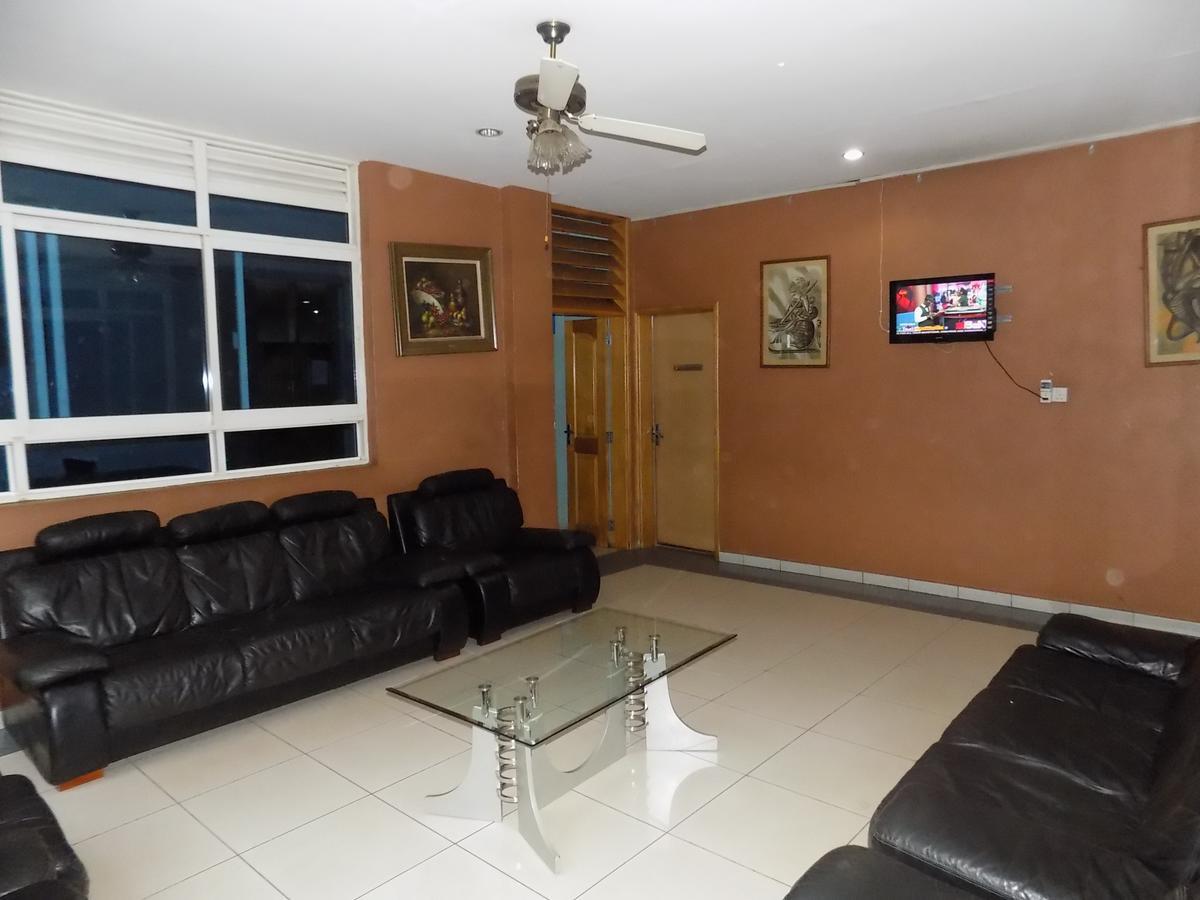 Aponye Hotel Kampala Ngoại thất bức ảnh