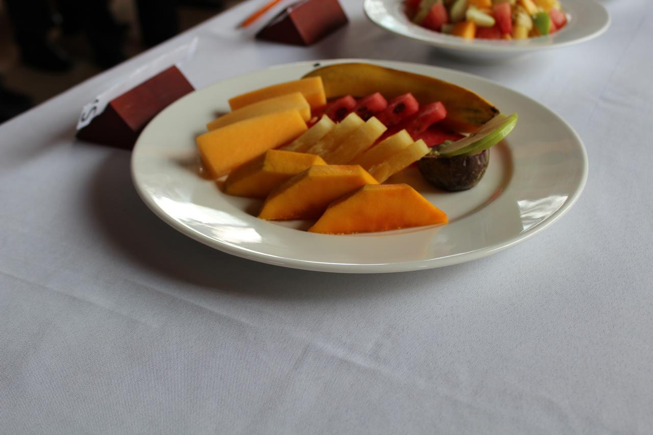 Aponye Hotel Kampala Ngoại thất bức ảnh