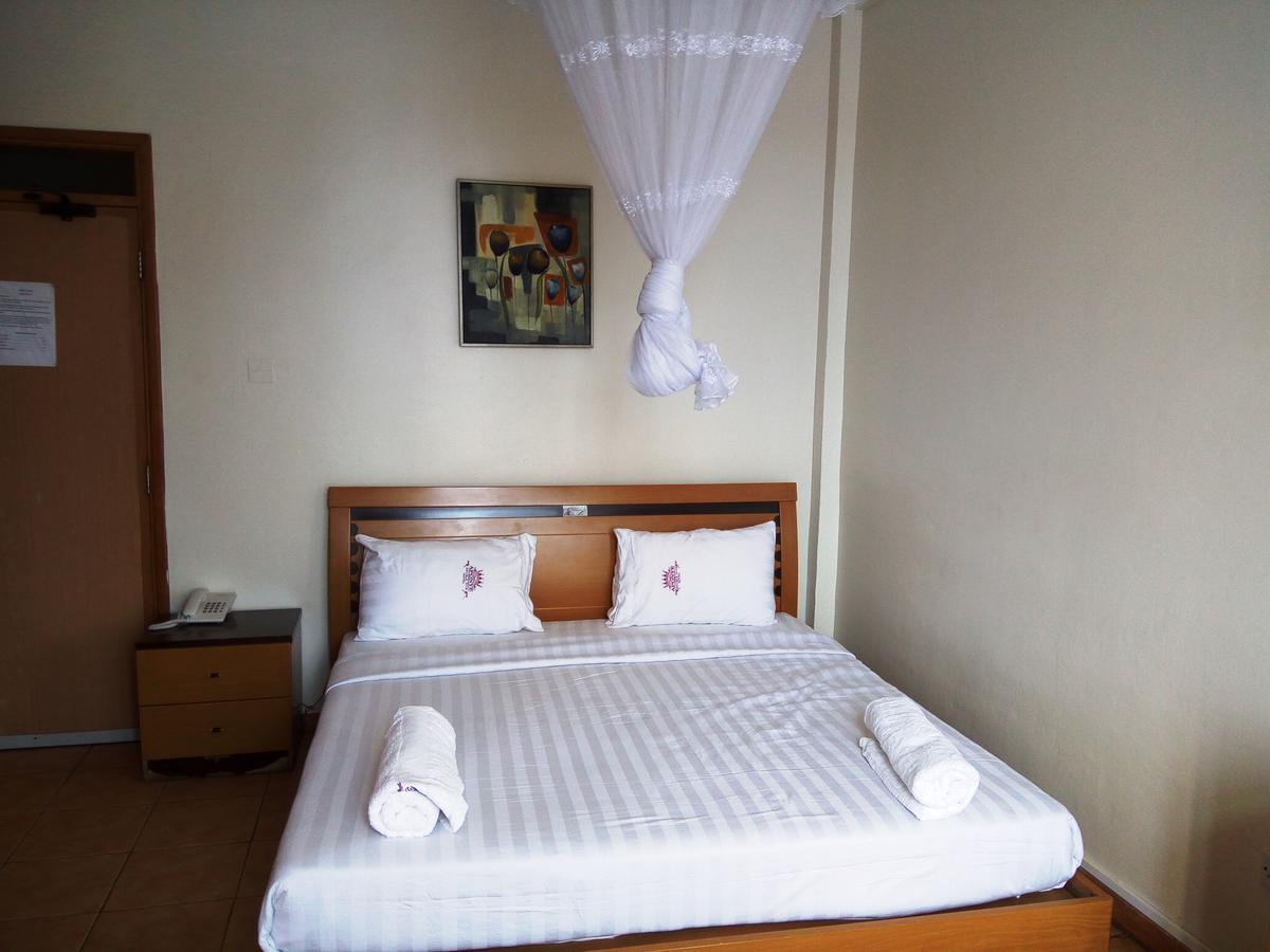 Aponye Hotel Kampala Ngoại thất bức ảnh