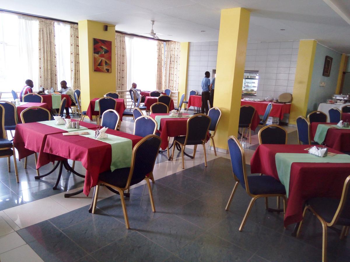 Aponye Hotel Kampala Ngoại thất bức ảnh