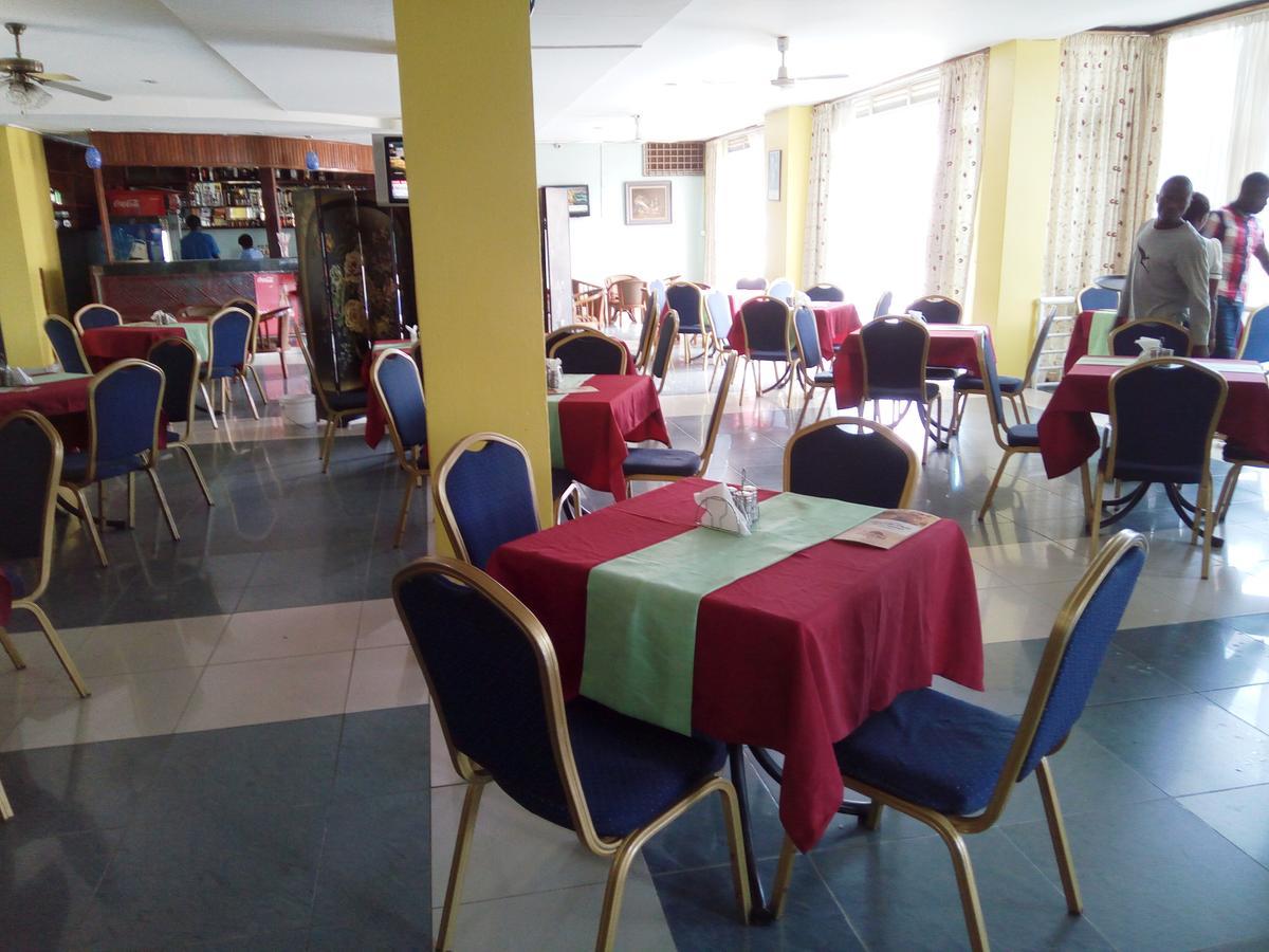 Aponye Hotel Kampala Ngoại thất bức ảnh
