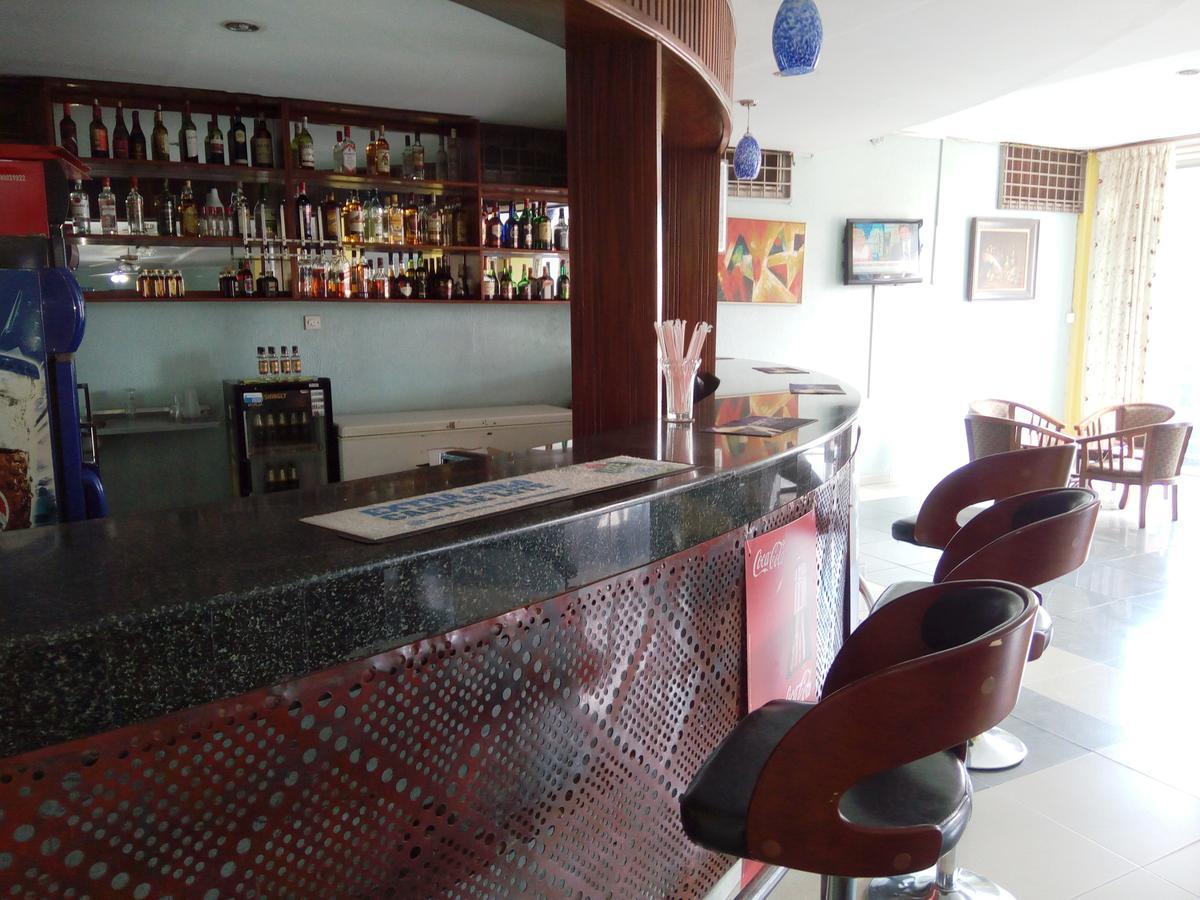 Aponye Hotel Kampala Ngoại thất bức ảnh