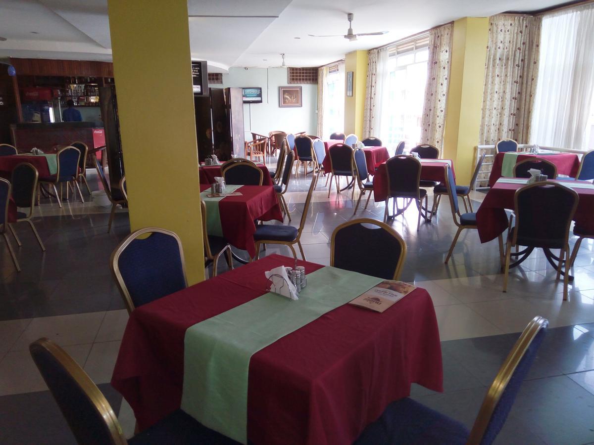 Aponye Hotel Kampala Ngoại thất bức ảnh