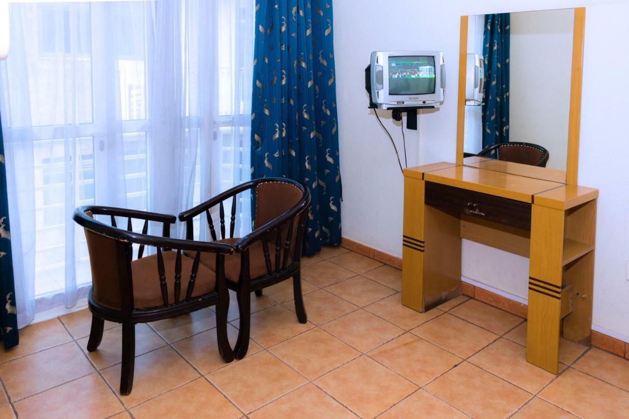 Aponye Hotel Kampala Ngoại thất bức ảnh